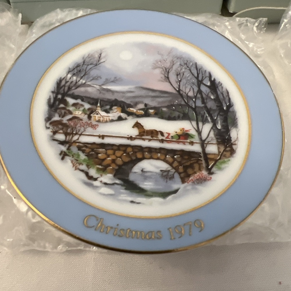1989‎ Avon Christmas Mini Plate Ornaments Box Lot Of 3 1978, 1970, 1980 Vintage - Picture 5 of 8